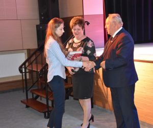 Nagrody Burmistrza dla tegorocznych absolwentów gimnazjów