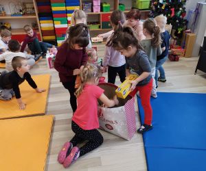 Przedszkolaki w Nabyszycach pomagają