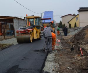 Prace na ul. Łąkowej w Uciechowie