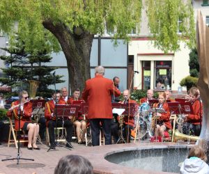 Koncert Odolanowskiej Orkiestry Dętej na Rynku (3)