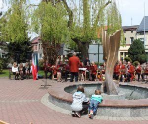 Koncert Odolanowskiej Orkiestry Dętej na Rynku (4)