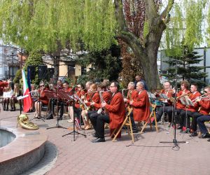 Koncert Odolanowskiej Orkiestry Dętej na Rynku (5)