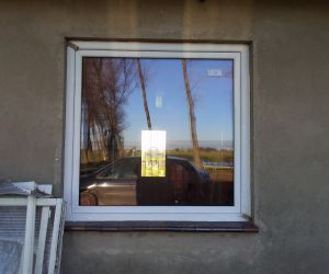 Nowe okna na boisku (1)