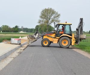 Prace przy ścieżce Raczyce-Uciechów