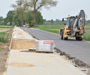 Prace przy ścieżce Raczyce-Uciechów