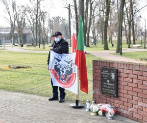 Uroczystośc przy tablicy Jana Kempińskiego "Błyska"