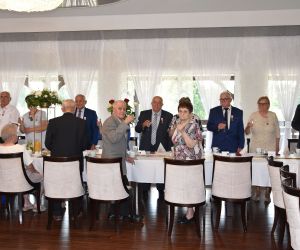 50 i 60 lat razem świętowali w restauracji "Nadbaryczna"