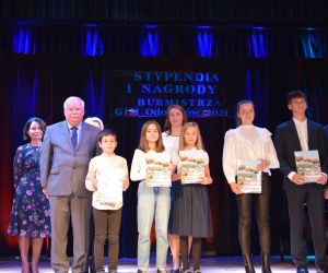 W dniu 5 października 2021 r. w Odolanowskim Domu Kultury wręczono Stypendia i Nagrody Burmistrza Gminy i Miasta Odolanów...