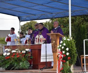 Dnia. 12.10.2021 r. przy cmentarzu parafialnym w Odolanowie odbyła się uroczystość pochówku 8 nieznanych żołnierzy...
