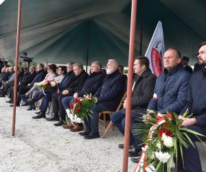 Dnia. 12.10.2021 r. przy cmentarzu parafialnym w Odolanowie odbyła się uroczystość pochówku 8 nieznanych żołnierzy...