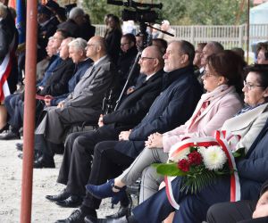 Dnia. 12.10.2021 r. przy cmentarzu parafialnym w Odolanowie odbyła się uroczystość pochówku 8 nieznanych żołnierzy...