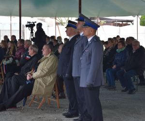 Dnia. 12.10.2021 r. przy cmentarzu parafialnym w Odolanowie odbyła się uroczystość pochówku 8 nieznanych żołnierzy...