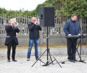 Dnia. 12.10.2021 r. przy cmentarzu parafialnym w Odolanowie odbyła się uroczystość pochówku 8 nieznanych żołnierzy...