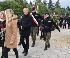 Dnia. 12.10.2021 r. przy cmentarzu parafialnym w Odolanowie odbyła się uroczystość pochówku 8 nieznanych żołnierzy...