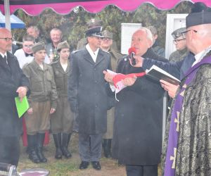 Dnia. 12.10.2021 r. przy cmentarzu parafialnym w Odolanowie odbyła się uroczystość pochówku 8 nieznanych żołnierzy...