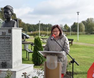 W sobotnie słoneczne przedpołudnie, dnia 16.10.2021 w Parku Natury w Odolanowie odbyło się odsłonięcie kolejnego pomnika...