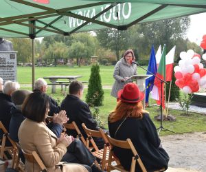 W sobotnie słoneczne przedpołudnie, dnia 16.10.2021 w Parku Natury w Odolanowie odbyło się odsłonięcie kolejnego pomnika...