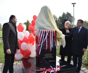 W sobotnie słoneczne przedpołudnie, dnia 16.10.2021 w Parku Natury w Odolanowie odbyło się odsłonięcie kolejnego pomnika...