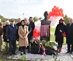 W sobotnie słoneczne przedpołudnie, dnia 16.10.2021 w Parku Natury w Odolanowie odbyło się odsłonięcie kolejnego pomnika...