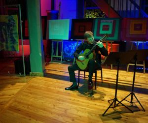 W ramach Światowego Dnia Gitary, w poniedziałek 18 października w Sali Byłego Kościoła Poewangelickiego odbył się koncert...