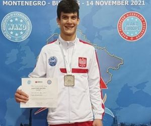 Bartosz Sikora zawodnik SSW CENTER-TEAM ODOLANÓW zdobył srebrny medal Mistrzostw Europy w kickboxingu. Walczył w kategorii...