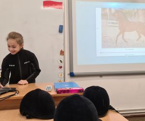 Zosia, Lena i Aleksandra - uczennice klasy III Szkoły Podstawowej im. Ignacego Łukasiewicza w Garkach - poprowadziły...