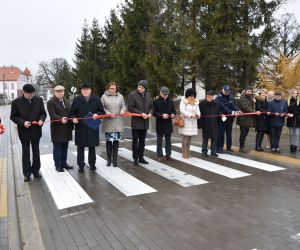 Dzisiejszego dnia (01.12.2021) miało miejsce oficjalne otwarcie nowo wyremontowanej ulicy Franciszka Sójki w Odolanowie