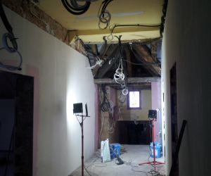Zakończono prace przy budynku sali gimnastycznej, a w chwili obecnej prowadzone są prace w budynku głównym