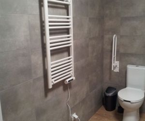 Mieszkanie chronione jest formą pomocy społecznej przygotowującą pod opieką specjalistów osoby tam przebywające do...