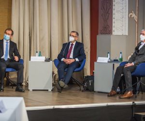 W Ostrowskim Forum Synagoga odbyła się konferencja Senackiego Zespołu Samorządowego. Głównym tematem omawianym podczas...