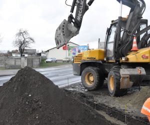 W tym miesiącu rozpoczęły się prace związane z przebudową drogi gminnej ulicy Słonecznej w Tarchałach Wielkich