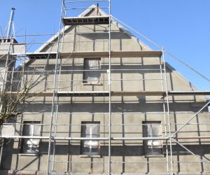 Trwa termomodernizacja budynku szkoły filialnej SP Tarchał Wielkich w Gorzycach Małych, wraz z montażem OZE