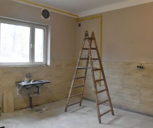 W lutym rozpoczęły się prace remontowe w pomieszczeniach kuchni oraz zmywalni w Sali Wiejskiej w Świecy II