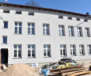 Trwa termomodernizacja budynków Zespołu Szkół Ogólnokształcących w Odolanowie realizowana w ramach partnerskiego projektu...