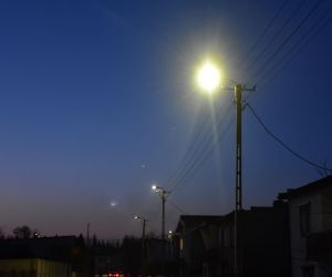 Nowe lampy otrzymały ulice: : Kaliska, Zborowiecka, Poniatowskiego, Nadbaryczna, Dąbrowskiego, Traugutta, Sułkowskiego,...