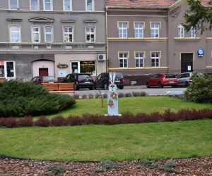 Spacerując po Odolanowie można od dziś dostrzec wesołe świąteczne zające które pojawiły się w różnych zakątkach naszego...