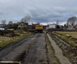 Rozpoczęła się przebudowa drogi gminnej ul. Zielonej w Garkach