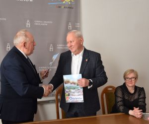 W dniu dzisiejszym w siedzibie Urzędu miało miejsce podpisanie porozumienia GiM Odolanów z Gminą Ostrów Wielkopolski w...