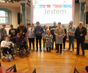 W kontekście pracy terapeutycznej i arteterapeutycznej z osobami z niepełnosprawnością, Środowiskowy Dom Samopomocy w...