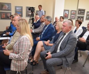 W Ostrowskim n klubie Sztuka i Edukacja odbyło się dzisiaj spotkanie podczas którego Minister Rodziny i Polityki...