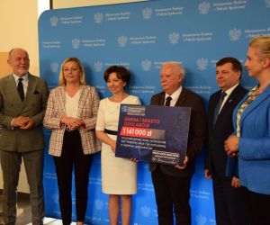 W Ostrowskim n klubie Sztuka i Edukacja odbyło się dzisiaj spotkanie podczas którego Minister Rodziny i Polityki...