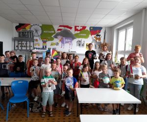266 dzieci, 24 opiekunów aktywnie uczestniczyło w zorganizowanym przez Urząd Gminy i Miasta w Odolanowie wypoczynku letnim,...