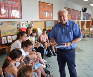 266 dzieci, 24 opiekunów aktywnie uczestniczyło w zorganizowanym przez Urząd Gminy i Miasta w Odolanowie wypoczynku letnim,...