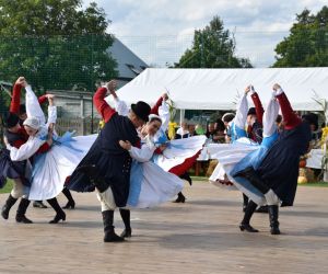 Niedzielne słoneczne popołudnie w Gminie Odolanów upłynęło pod znakiem Dożynek Gminno-Parafialnych, których gospodarzem w...