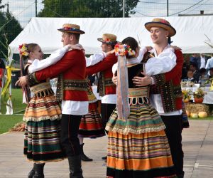 Niedzielne słoneczne popołudnie w Gminie Odolanów upłynęło pod znakiem Dożynek Gminno-Parafialnych, których gospodarzem w...