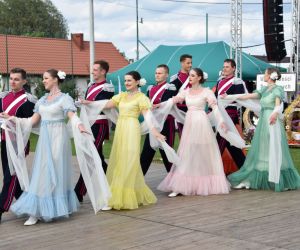 Niedzielne słoneczne popołudnie w Gminie Odolanów upłynęło pod znakiem Dożynek Gminno-Parafialnych, których gospodarzem w...