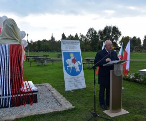 W minioną sobotę w Odolanowskim Parku Natury odsłonięto popiersie kolejnego z polskich Noblistów ufundowane przez...