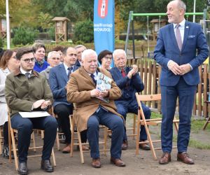 W minioną sobotę w Odolanowskim Parku Natury odsłonięto popiersie kolejnego z polskich Noblistów ufundowane przez...