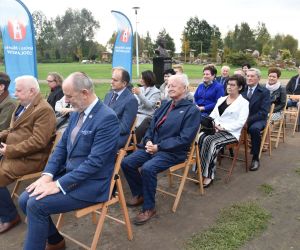 W minioną sobotę w Odolanowskim Parku Natury odsłonięto popiersie kolejnego z polskich Noblistów ufundowane przez...