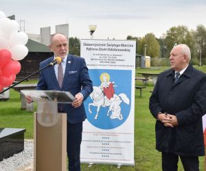 W minioną sobotę w Odolanowskim Parku Natury odsłonięto popiersie kolejnego z polskich Noblistów ufundowane przez...